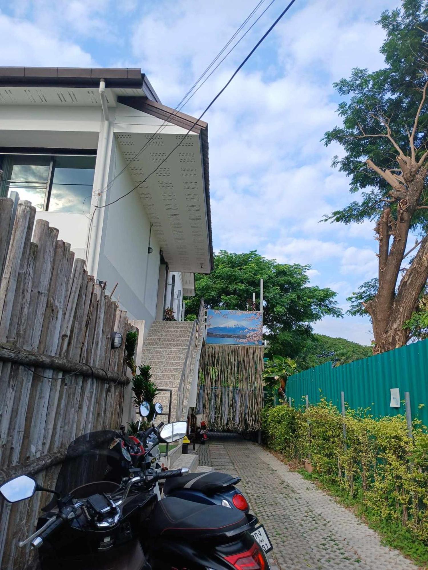 Sakura House Pansiyon Chiang Mai Dış mekan fotoğraf